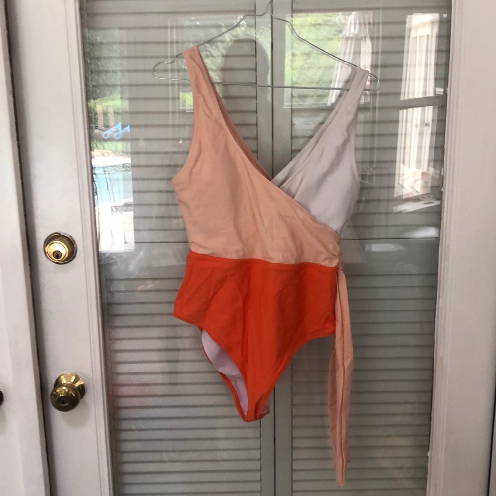 Peach orange and white cupshe swimsuit